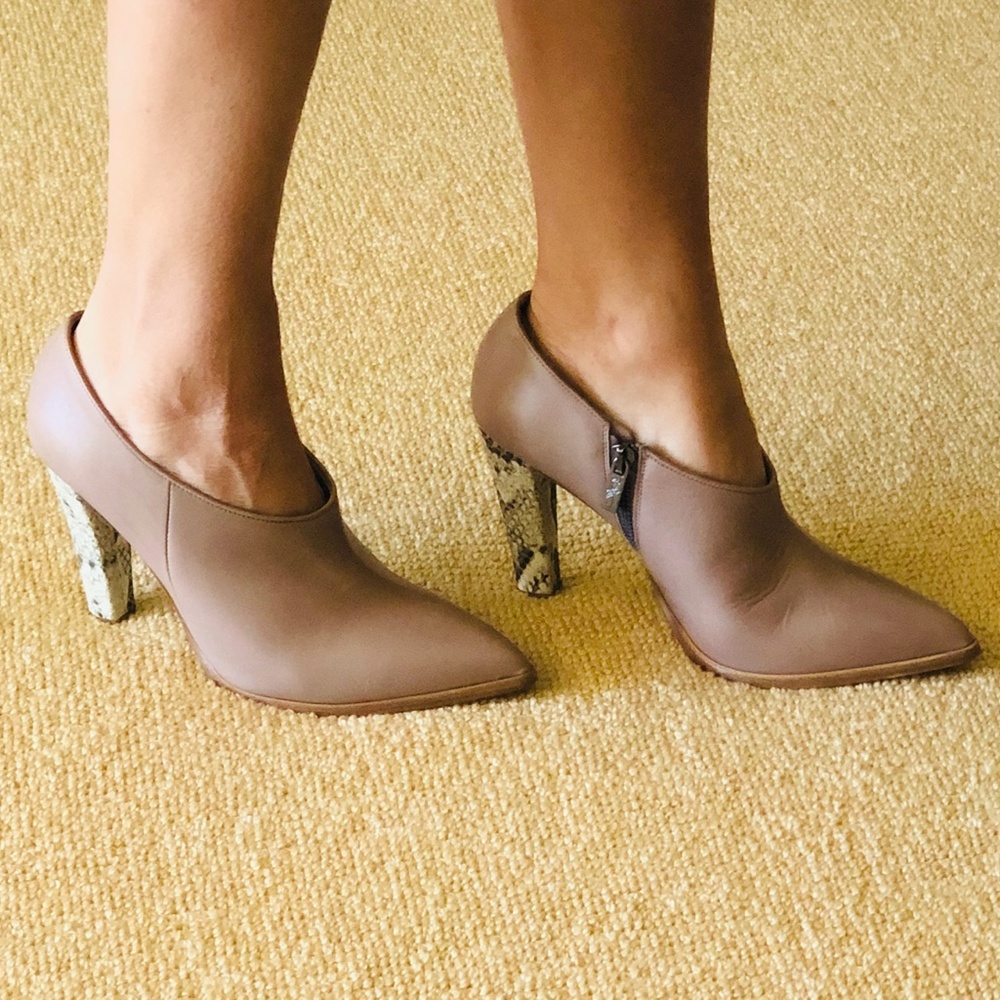 Donald J Pliner  Signature Booties